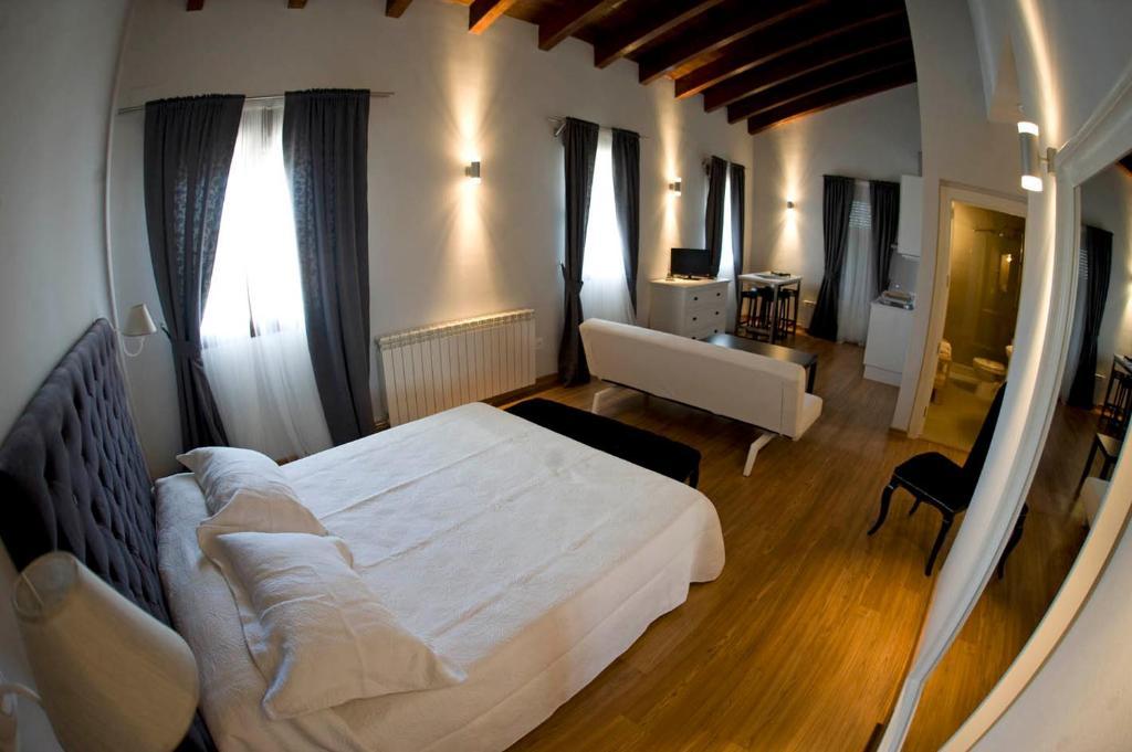 Palacio De Ivan Tarin Hotell Monteagudo del Castillo Rum bild